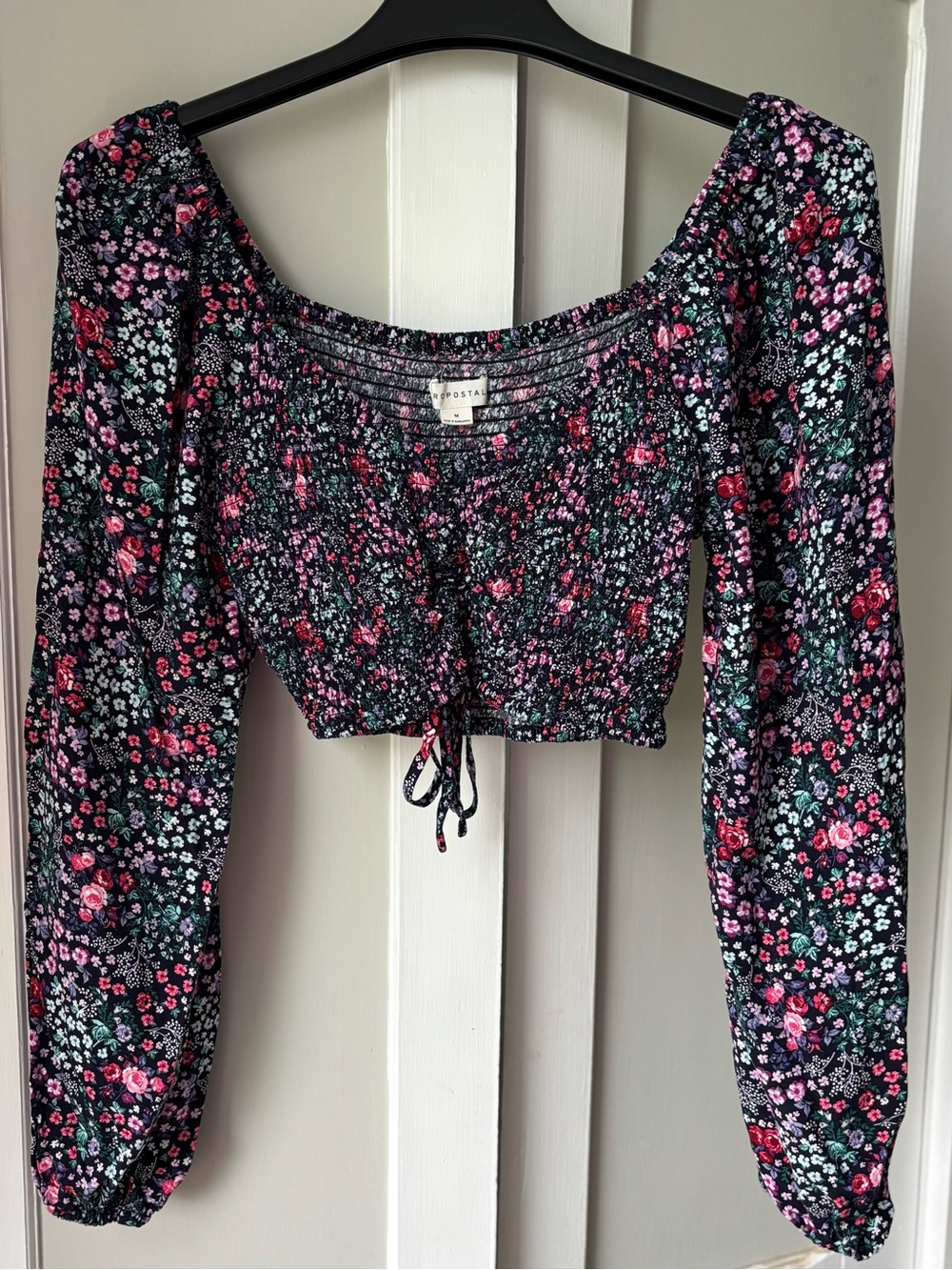 Aeropostale Cropped Floral Blouse Medium